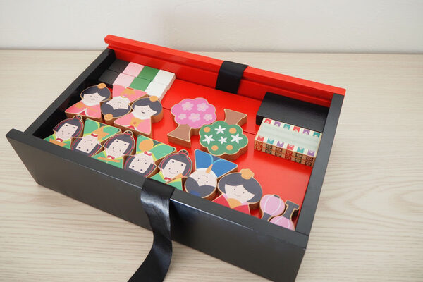 一目惚れした...♡新発想の「ひな人形」が登場！おしゃれで可愛く、積み木としても自由に並べて遊べる