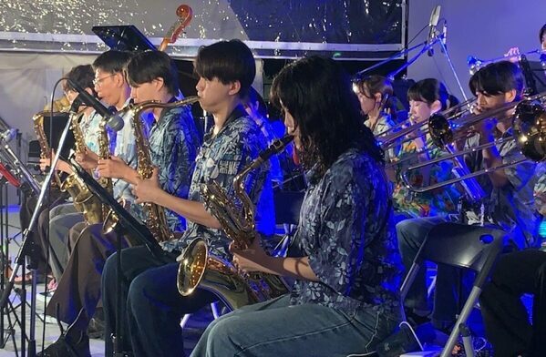 大人も子どもも入場無料！4月の3日間は神田・ワテラスで一流のジャズを体験しよう。遊び場完備の野外ステージで親子JAZZデビュー