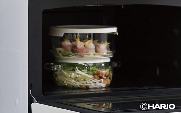 【革命的タイパ】レンジで2品同時完成⁉ HARIOの「ガラスのせいろ」。主菜と副菜が一度に仕上がる、超時短＆ヘルシーの新習慣！