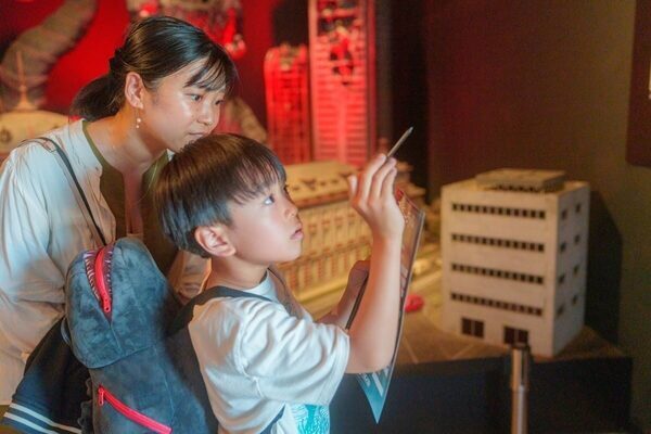 【最強の小学生は誰だ⁉】淡路島ニジゲンノモリで「ゴジラクイズ博士」を目指せ！難関クイズを解き明かし、限定グッズを手に入れる春の特