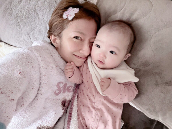 辻希美さん「可愛すぎやしませんか⁉」第五子のハーフバースデーを盛大にお祝い！コスプレ姿に「もう待ち受け決定ですわ」