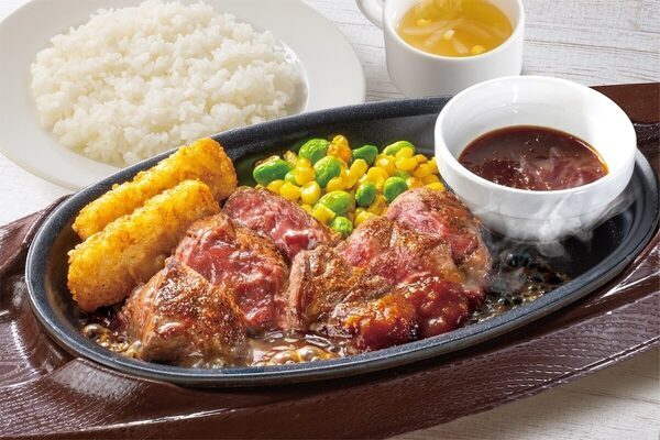 「ガストさん、神…！」平日ランチのセットが“実質0円”に!? 待望の999円ステーキ復活＆ドリンクバーも値下げで『家計の味方』