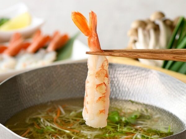 【食べ放題】『生海老しゃぶしゃぶ』が食べ放題で復活。海老の旨味が溶け出した“濃厚リゾット”まで堪能できる贅沢コース