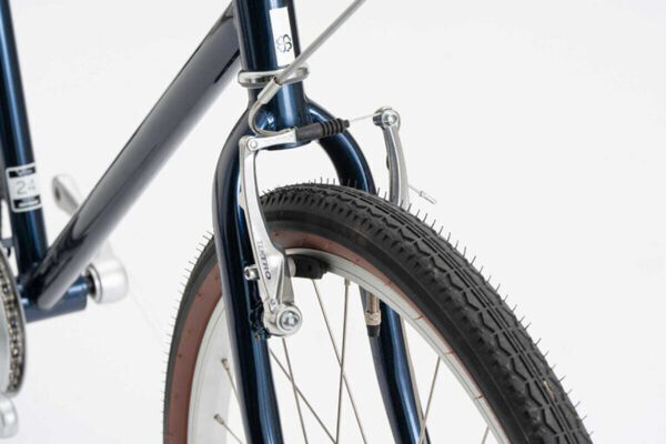 90年代レトロが逆に新鮮！人気ブランド『ヨツバサイクル』から“街乗り系”キッズバイクが登場。おうちの玄関に置くだけで絵になる一台