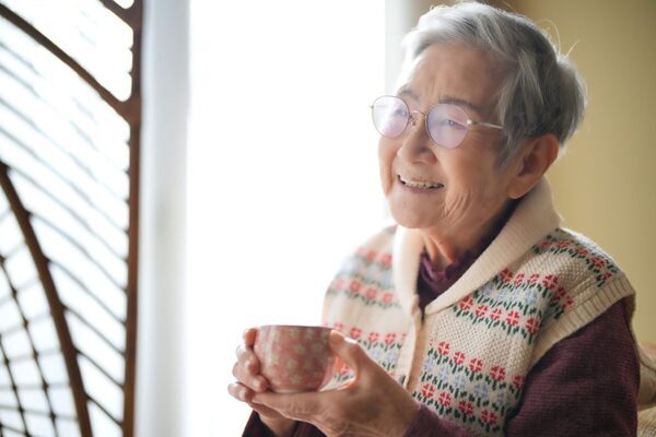 入院して指輪をつけられなくなった祖母の手に残っていた跡。葬儀にも参列できなかった孫娘が号泣した理由