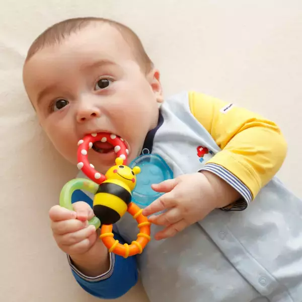 「赤ちゃんが驚くほど反応する」180万人が選んだ魔法の絵本に新作！Sassy10周年を飾る『ばあ！』は、赤ちゃん大好きな鏡付き