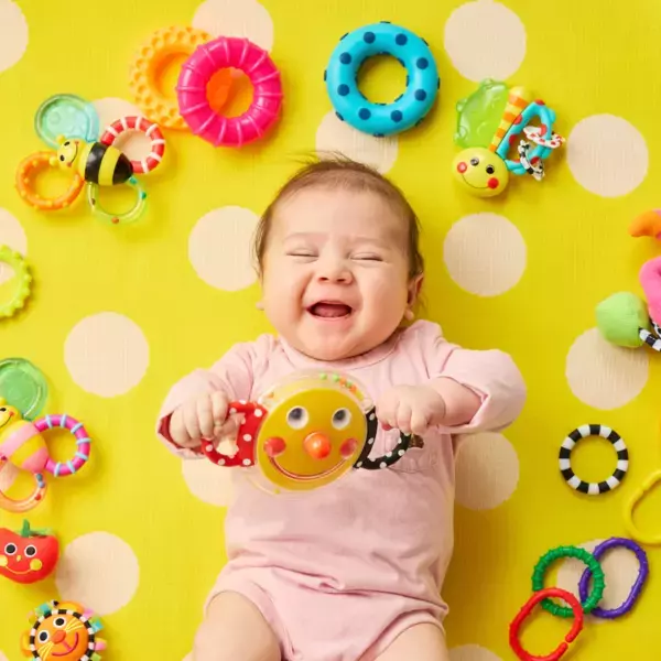 「赤ちゃんが驚くほど反応する」180万人が選んだ魔法の絵本に新作！Sassy10周年を飾る『ばあ！』は、赤ちゃん大好きな鏡付き