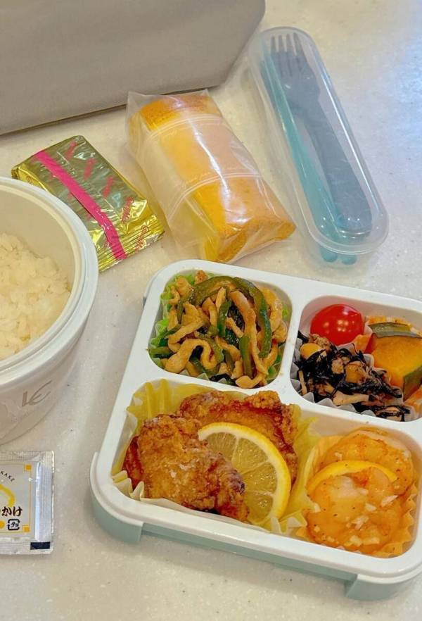 小倉優子さん「お弁当の彩りやめました」「お野菜、いらないらしいです」中1息子の告白で変えたお弁当の中身を公開