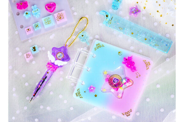 小学生に大流行「ぷっくりシール」が家で作れる！学研の新作キットが凄すぎる。UVライト不要＆シール帳も手作りして友だちと交換！