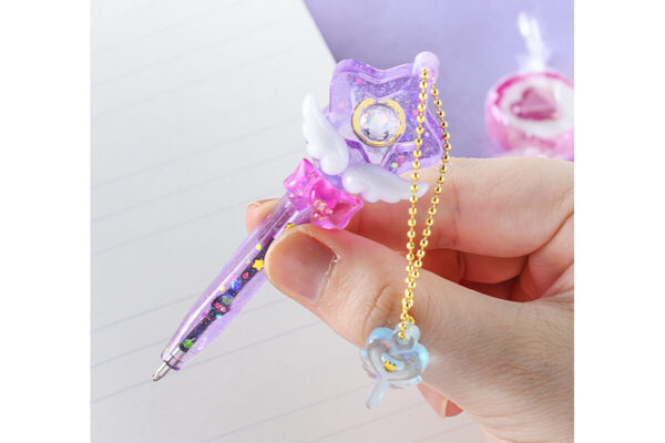 小学生に大流行「ぷっくりシール」が家で作れる！学研の新作キットが凄すぎる。UVライト不要＆シール帳も手作りして友だちと交換！