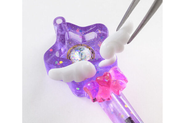 小学生に大流行「ぷっくりシール」が家で作れる！学研の新作キットが凄すぎる。UVライト不要＆シール帳も手作りして友だちと交換！