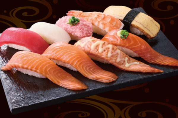 サーモン愛が爆発する4日間！小僧寿し「大切り！サーモンフェア」第2弾が28日始動。五つ星の脂、店内の“切り立て”を口いっぱいに♡
