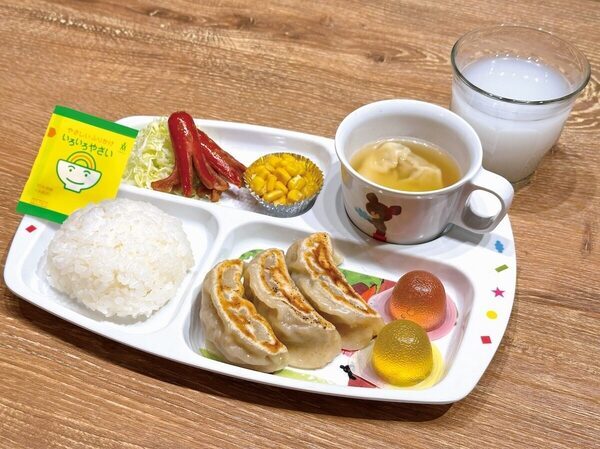 【神コスパ550円】ダンダダン初「お子さま餃子セット」が爆誕！肉汁餃子にカルピスまで…我が家の家計と心も救う新メニュー