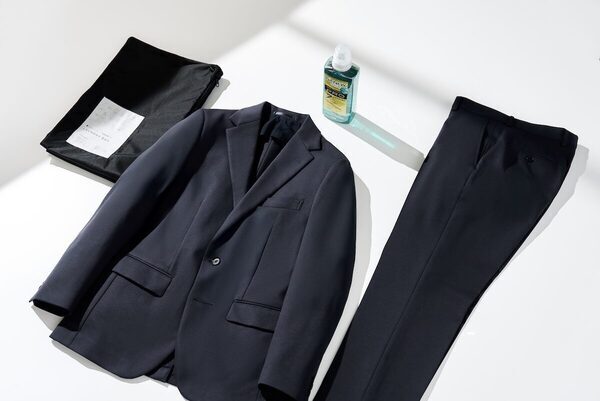 「あぁ、今すぐこのスーツ洗いたい…」汗まみれの絶望にサヨナラ！洗濯のプロと作った“標準コースで洗える”オーダーウェア誕生！
