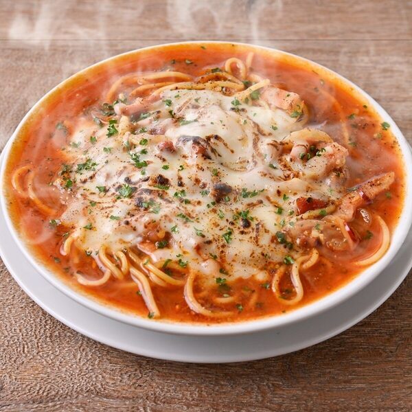 【食べ放題】シカゴピザ×濃厚スープスパ全8種が2,178円！“溺れる”ほどの中毒系パスタも、とろけるピザも好きなだけ。