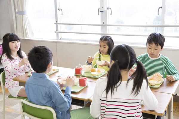 「給食を食べているから安心」は親の幻想。小児科医が警鐘を鳴らす「子どもの栄養が足りていないかもしれない」理由