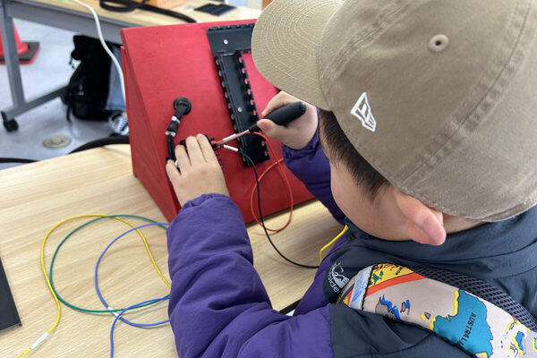 普段入れない“鉄道の裏側”へ―─。小倉工場鉄道ランドへ乗ったまま潜入できるツアーが開催