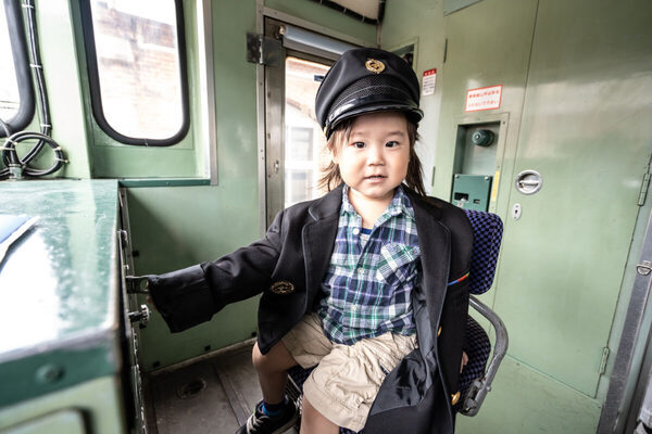 普段入れない“鉄道の裏側”へ―─。小倉工場鉄道ランドへ乗ったまま潜入できるツアーが開催