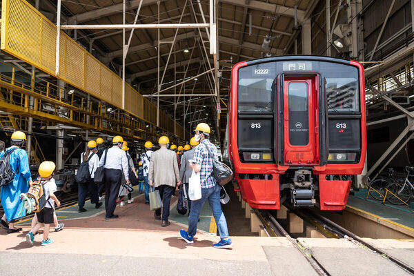 普段入れない“鉄道の裏側”へ―─。小倉工場鉄道ランドへ乗ったまま潜入できるツアーが開催