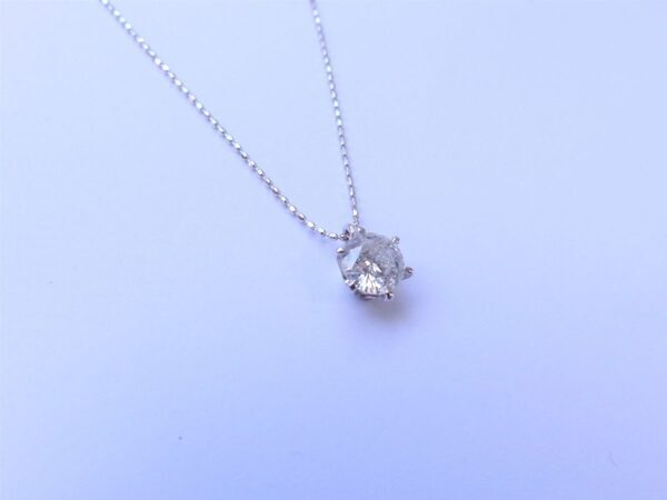 「うちに嫁いでくれてありがとう」義母がくれた1粒ダイヤに込められた想いとは