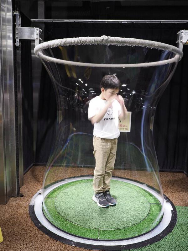 「僕のデザインが現れた！」小4男子がレーザーで刻んだMy定規に感激。科学技術館の2大体験プログラムに1日で挑戦（東京・千代田区）