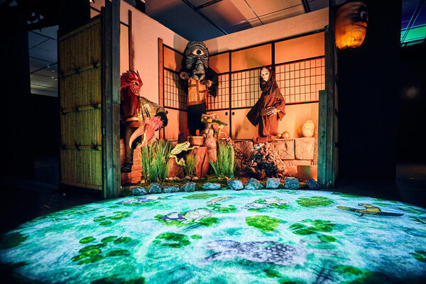 妖怪たちの世界に入り込む!? 東京・天王洲で“世界初”の没入型アート展が開催