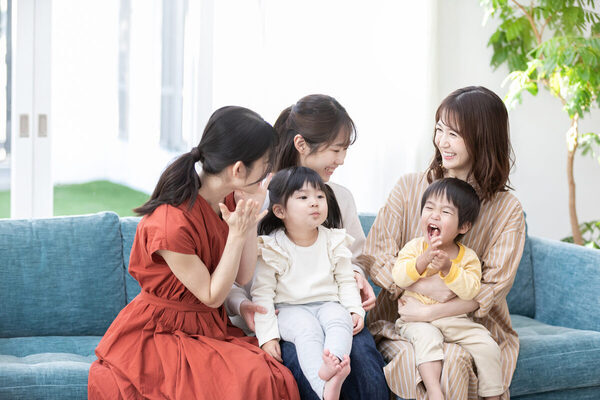 【令和のシン育児】今こそじぃじ・ばぁばやママ友・パパ友を頼ってみて！ 嫌われないコツは…