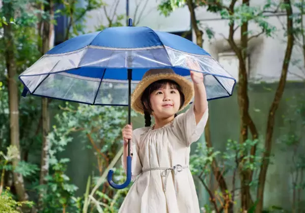 通学時の“リスク”に着目！ 電柱や壁、人にぶつかっても衝撃を受け流す【キッズ向け雨傘】が登場