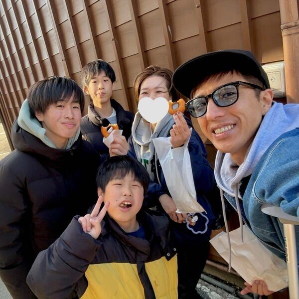 病院脱出もワンオペ双子育児で「エレベーターも乗られへん」 芸人妻が明かす「最初から限界だった」壮絶な0歳時期の子育て