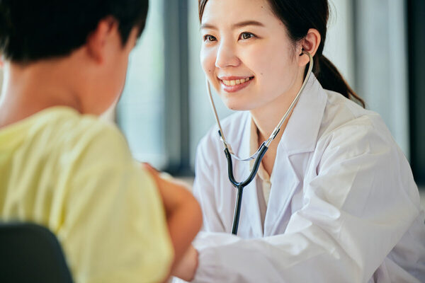 【保育園の洗礼】子どもの発熱に咳…明日から登園できる？ 医師の登園許可書が必要な場合と不要な場合