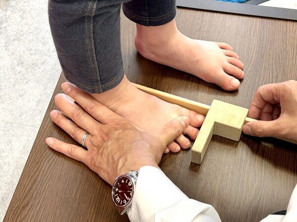 実は7割の子どもがサイズ間違い!? 間違った靴選びが招く一生モノの恐ろしい足トラブル