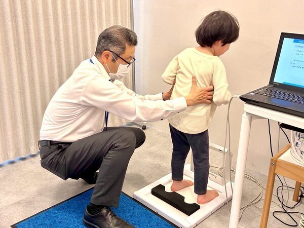 実は7割の子どもがサイズ間違い!? 間違った靴選びが招く一生モノの恐ろしい足トラブル