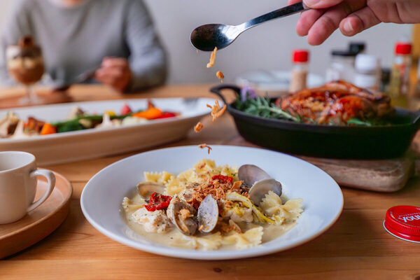 【22種類の調味料を食べ比べて、世界を旅する】味覚を育てるイベントが100本のスプーンで開催