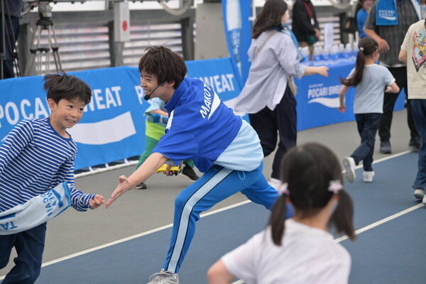 誠お兄さんが子どもたちと全速力おいかけっこ、華麗な野球のスイングも披露！ 子どもたちと一緒に大はしゃぎしたイベントをレポート