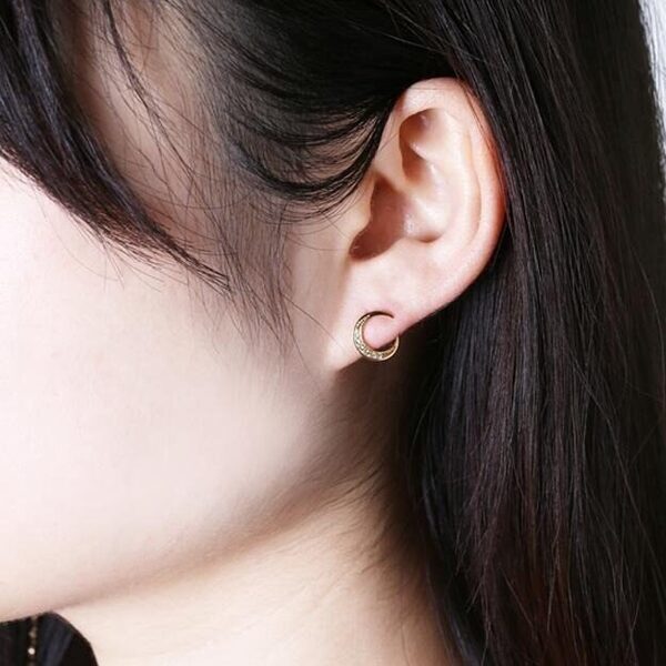 「万人ウケ」狙うならこれ！ 上品・かわいい・さりげないの3拍子がそろったダイヤモンドピアス3選