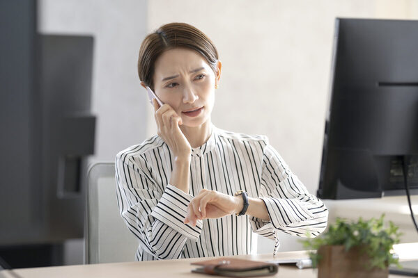 「来週大丈夫かな」思ってたのと違う…フルタイム共働きもう無理。育休明け復職の現実に疲弊する親たち