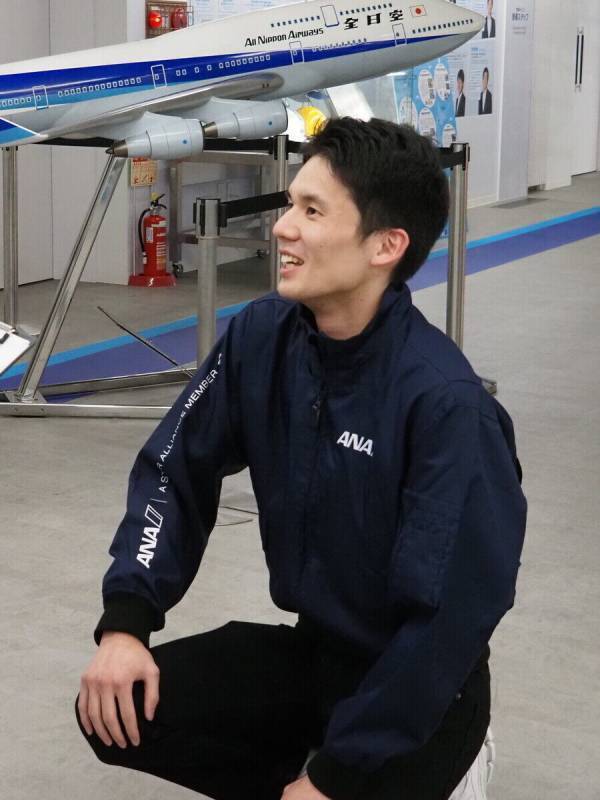「飛行機がこんなに近くに！」至近距離で浴びるオーラに息子の瞳は一瞬で奪われた！ ANA格納庫見学レポ（東京・大田区）