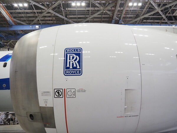 「飛行機がこんなに近くに！」至近距離で浴びるオーラに息子の瞳は一瞬で奪われた！ ANA格納庫見学レポ（東京・大田区）