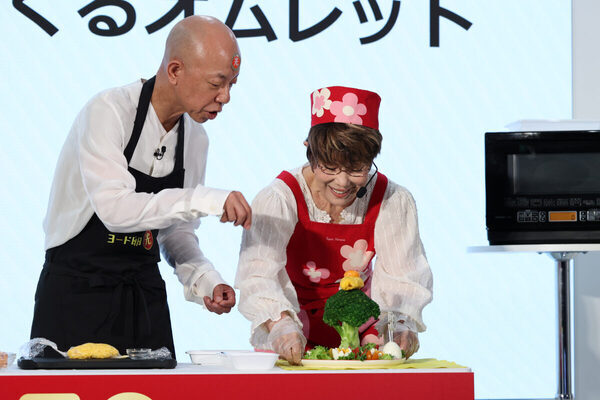 バイきんぐ・小峠さんが念願の「卵との共演!?」ブランド卵「ヨード卵・光」新CM発表会