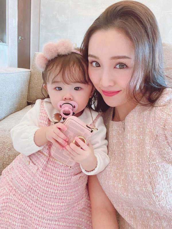 「25歳と30歳は全然違う」第三子妊娠中“セレブママ”石田安奈さんが明かす戦略的な第三子の産後プラン「無理すると数年後にガタがく