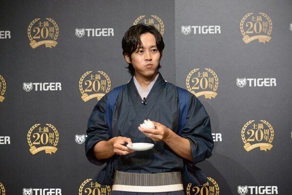 松坂桃李さんがプライベートでの“ごはん愛”を語る「炊き込みご飯も作ります」
