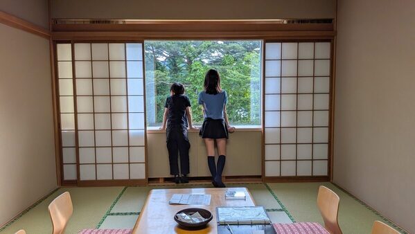 「家族の時間を大切にしたい」と訪れた裏磐梯。五色沼を歩き、あかべこに絵付け…学びと癒しに満ちた1泊2日の親子旅レポ