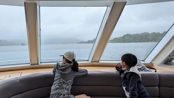 「家族の時間を大切にしたい」と訪れた裏磐梯。五色沼を歩き、あかべこに絵付け…学びと癒しに満ちた1泊2日の親子旅レポ