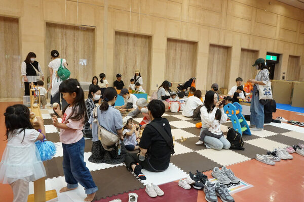 福井・鯖江で開催　子どもが夢中、大人もほっと一息。地域で広がる“子育て応援フェスタ”の現場