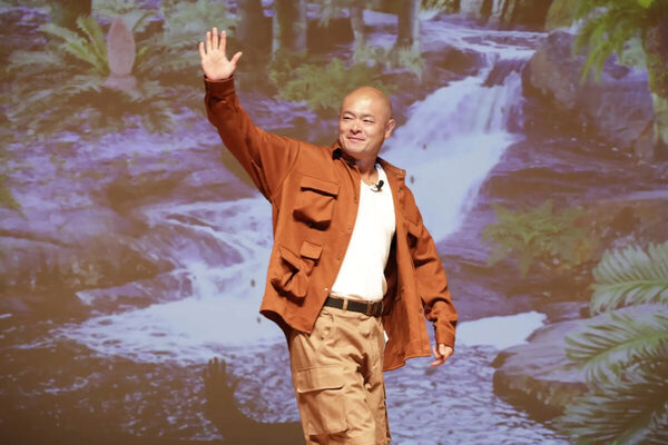 この夏、親子で恐竜に会いに行く！ リアル恐竜ショー「恐竜パーク」が全国21会場で開催へ。開幕直前PRイベントでも子どもたち大興奮