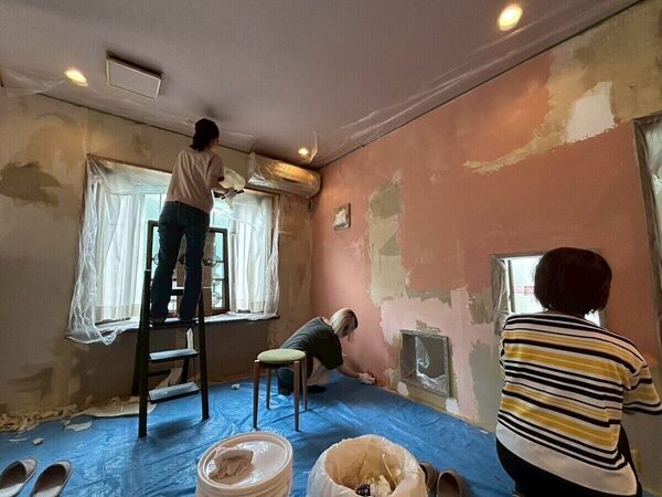 みんなでシェアする“実家のような場所”元小児クリニックを改装　豊崎由里絵さんが始めた子育て支援の新しい形