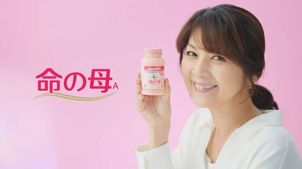 飯島直子さん「やる気がゼロになっちゃって」「何でもないことで急に悲しくなる」更年期の症状を明かす「私たち、大人の思春期じゃん！」
