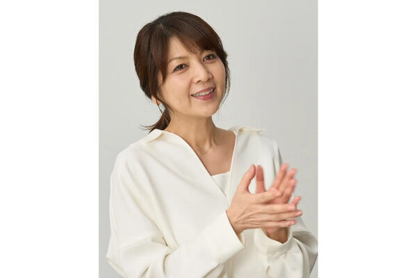 飯島直子さん「やる気がゼロになっちゃって」「何でもないことで急に悲しくなる」更年期の症状を明かす「私たち、大人の思春期じゃん！」