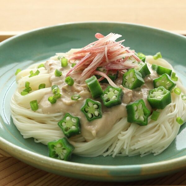 「これぞ流しそうめん」子どもも大人も楽しそう！自宅のテーブルでできる。本格竹製セット見つけた！