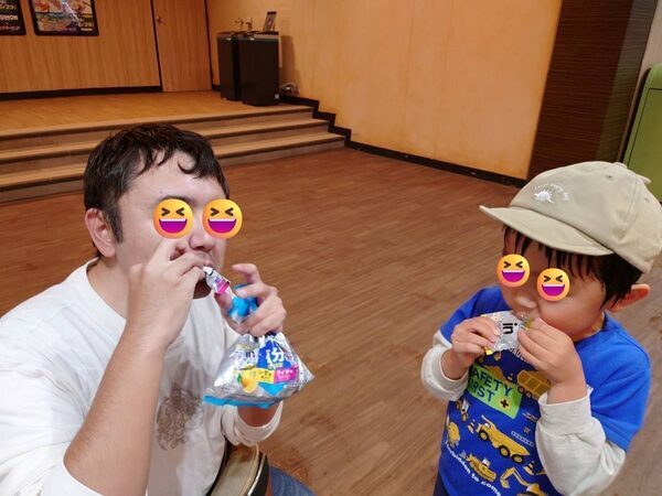 子どもは食べてくれる？ 持ち運びやすさは？ 夏のおでかけにミニゼリーを持っていってみた。親子で徹底レビュー！
